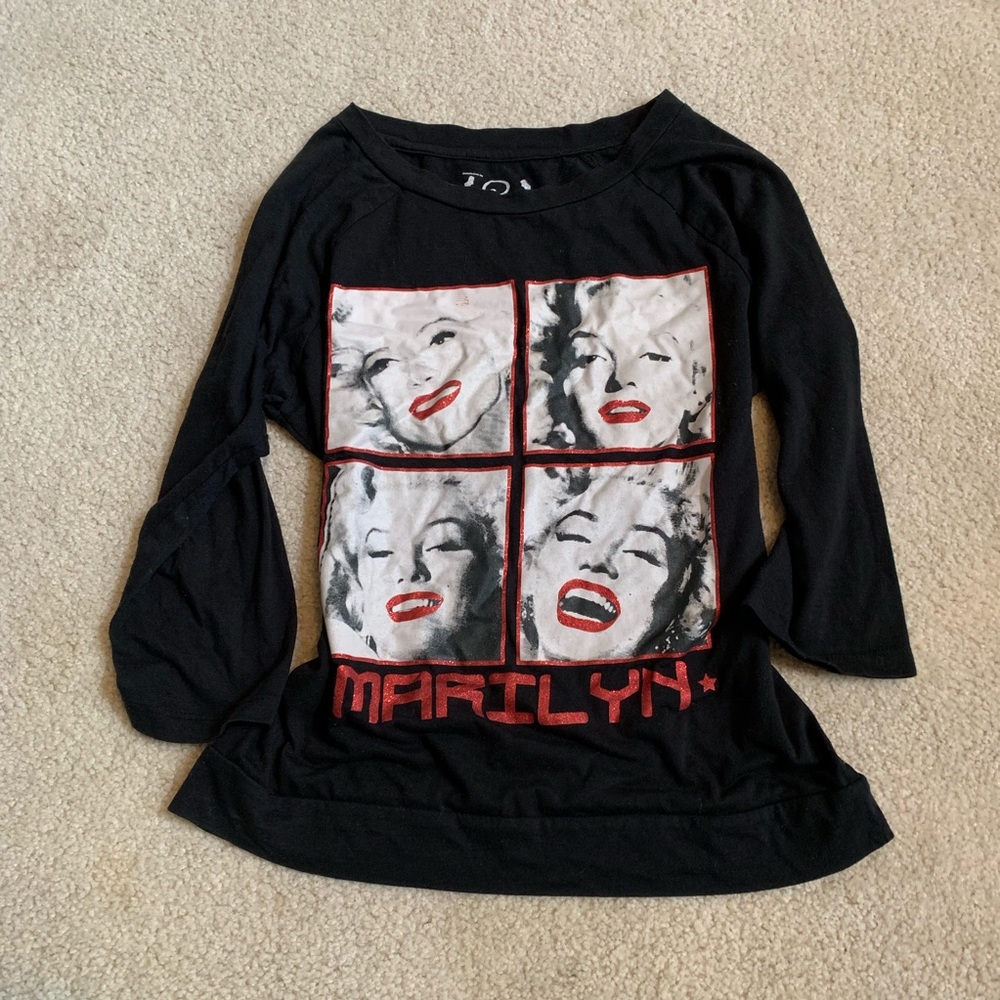 Marilyn Monroe short sleeve